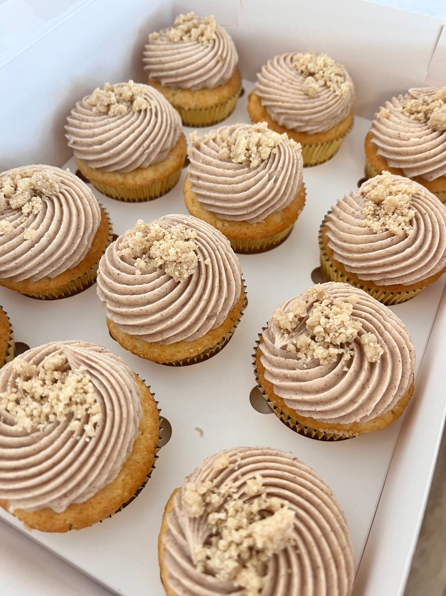 Apple Crisp Cupcakes