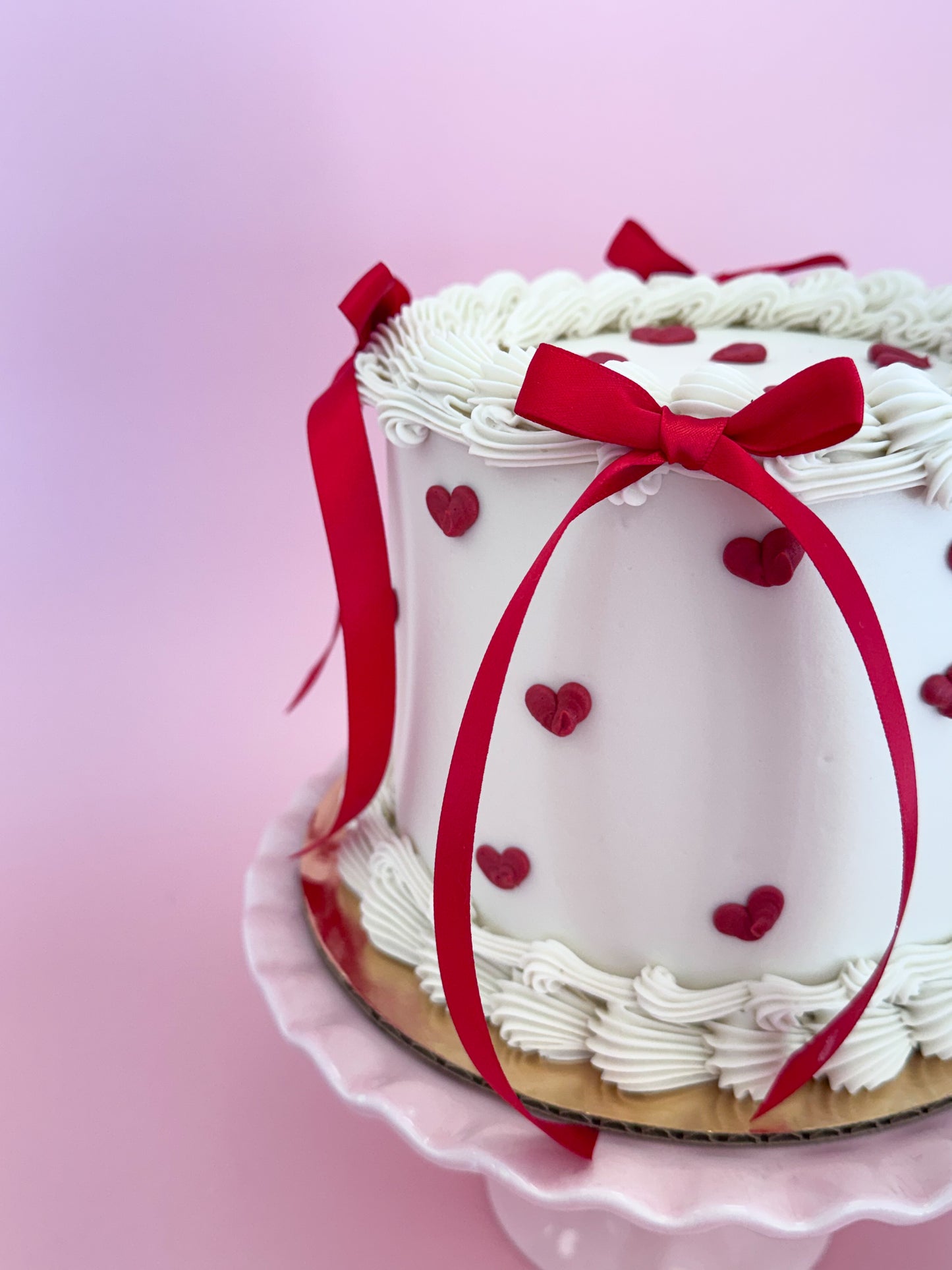 Valentine's Vintage Coquete Cake