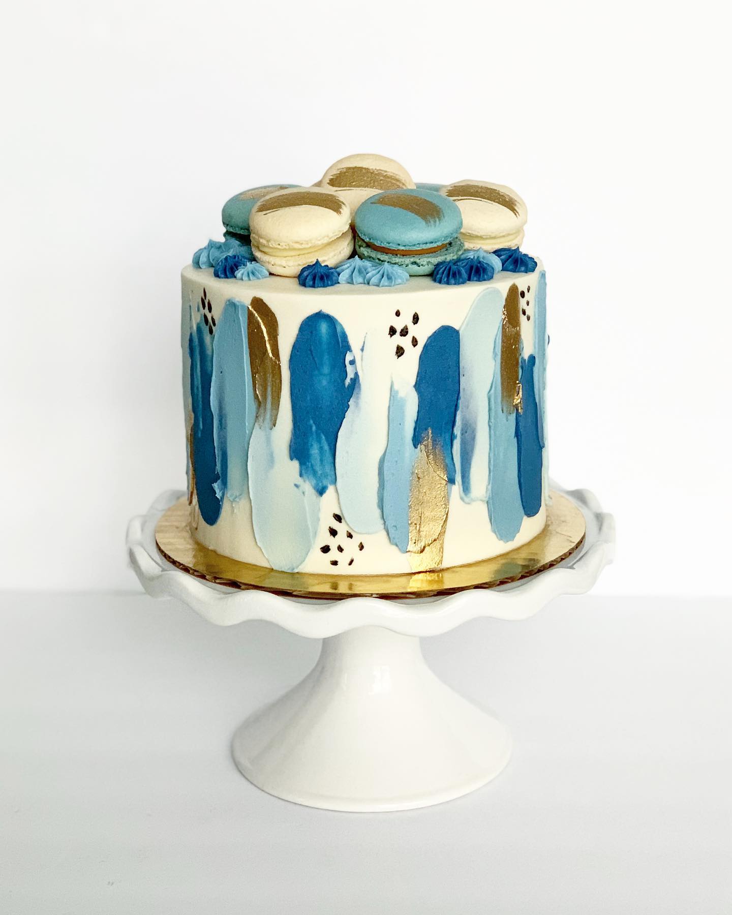 Textured Side With Macs on Top Cake