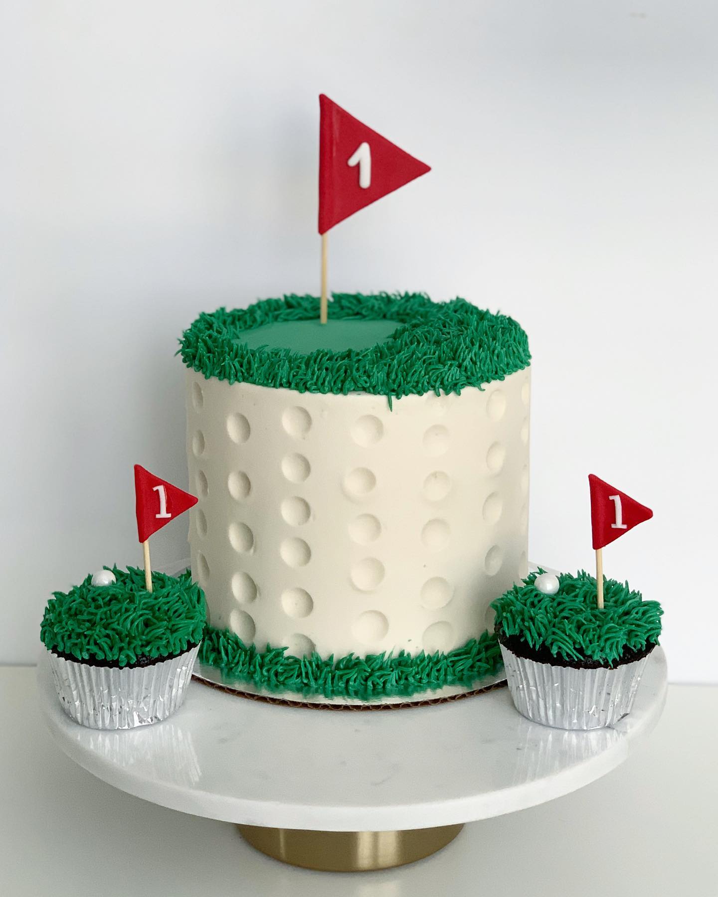 Golf themed cake pops for a... - Maureen's Cake Pop Creations | Facebook