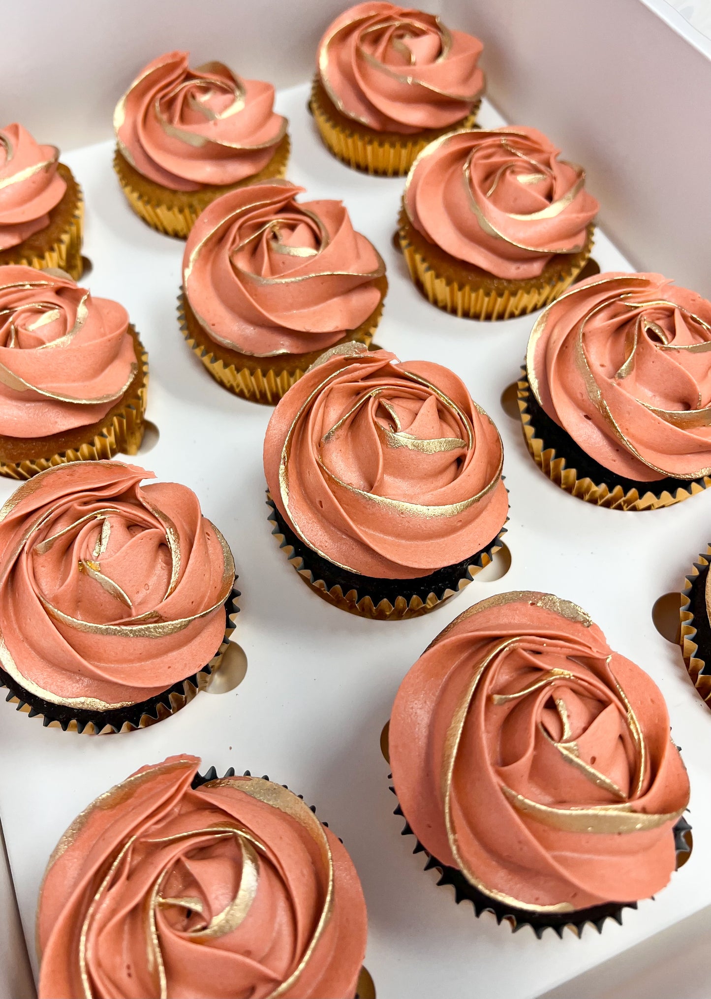 Rosette Cupcakes With Gold Edges