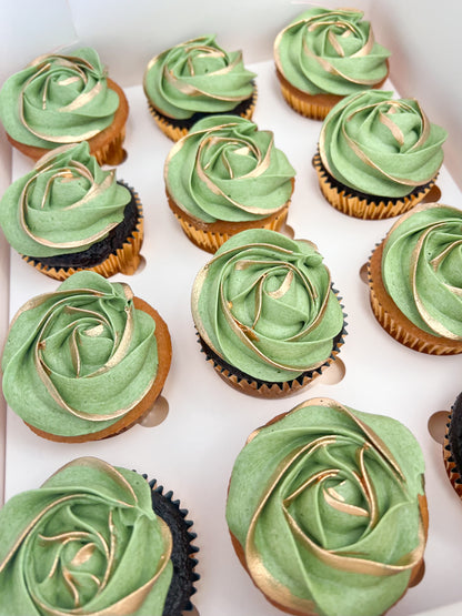 Rosette Cupcakes With Gold Edges
