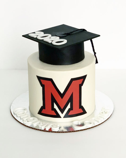 Graduation With Cap Cake